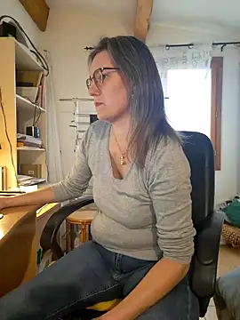 Snapshot of SpiceLea chatting on December 2024 02:54:02 PM SpiceLea online show from December 2024 02:54:02 PM