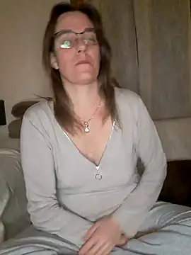 Snapshot of SpiceLea chatting on December 2024 10:20:02 PM SpiceLea online show from December 2024 10:20:02 PM