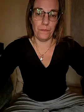 Snapshot of SpiceLea chatting on December 2024 10:15:02 PM SpiceLea online show from December 2024 10:15:02 PM