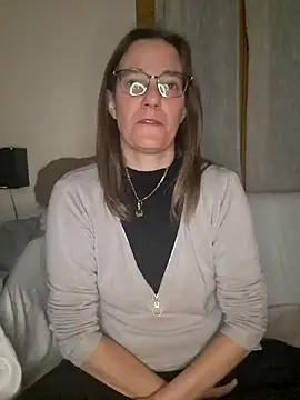 Snapshot of SpiceLea chatting on December 2024 10:21:02 PM SpiceLea online show from December 2024 10:21:02 PM