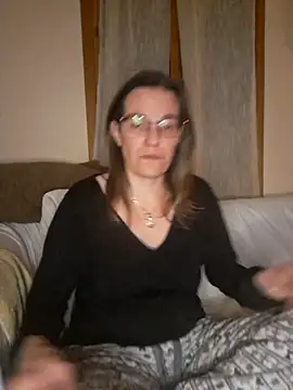 Snapshot of SpiceLea chatting on January 2025 09:34:01 PM SpiceLea online show from January 2025 09:34:01 PM