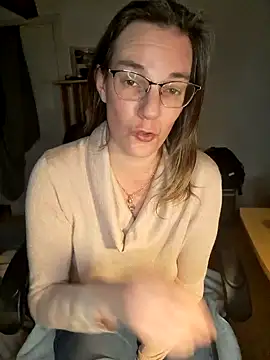 Snapshot of SpiceLea chatting on January 2025 09:16:01 PM SpiceLea online show from January 2025 09:16:01 PM