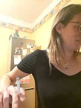 Snapshot of SpiceLea chatting on January 2025 05:56:01 PM SpiceLea online show from January 2025 05:56:01 PM