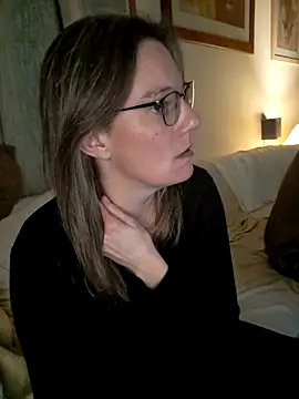 Snapshot of SpiceLea chatting on January 2025 06:16:01 PM SpiceLea online show from January 2025 06:16:01 PM