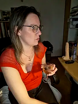 Snapshot of SpiceLea chatting on January 2025 05:55:01 PM SpiceLea online show from January 2025 05:55:01 PM