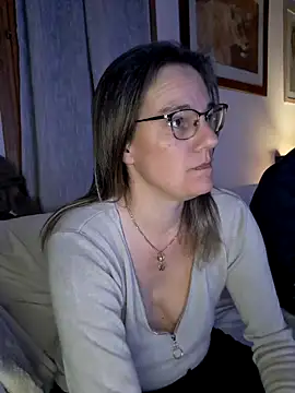 Snapshot of SpiceLea chatting on January 2025 09:09:02 PM SpiceLea online show from January 2025 09:09:02 PM