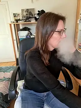 Snapshot of SpiceLea chatting on January 2025 03:11:01 PM SpiceLea online show from January 2025 03:11:01 PM