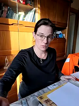 Snapshot of SpiceLea chatting on January 2025 02:55:01 PM SpiceLea online show from January 2025 02:55:01 PM