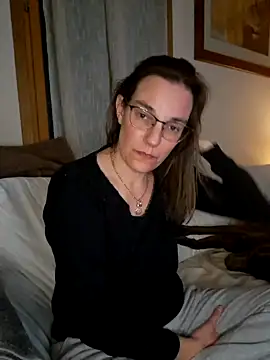 Snapshot of SpiceLea chatting on January 2025 09:22:01 PM SpiceLea online show from January 2025 09:22:01 PM