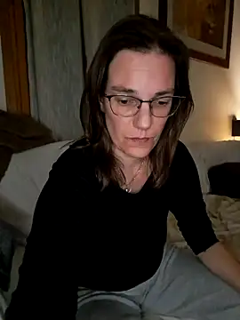 Snapshot of SpiceLea chatting on January 2025 09:47:02 PM SpiceLea online show from January 2025 09:47:02 PM