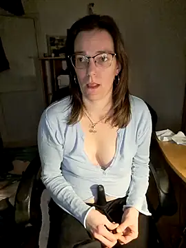 Snapshot of SpiceLea chatting on January 2025 05:40:02 PM SpiceLea online show from January 2025 05:40:02 PM