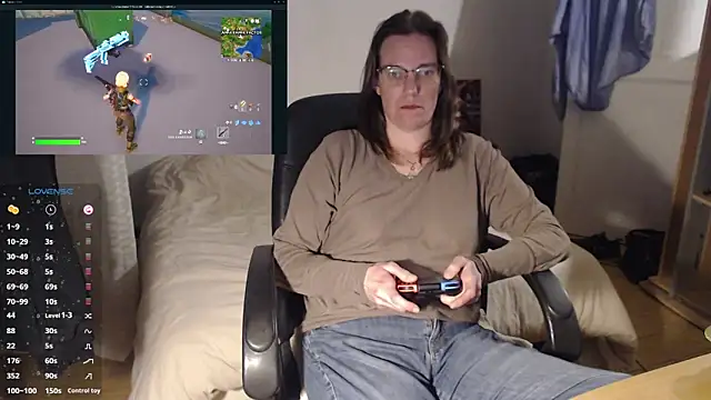 Snapshot of SpiceLea chatting on February 2025 05:57:01 PM SpiceLea online show from February 2025 05:57:01 PM