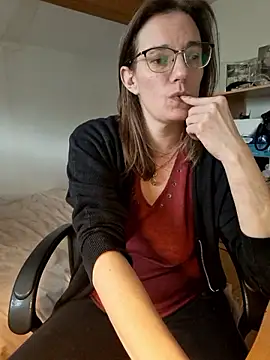 Snapshot of SpiceLea chatting on February 2025 01:21:02 PM SpiceLea online show from February 2025 01:21:02 PM