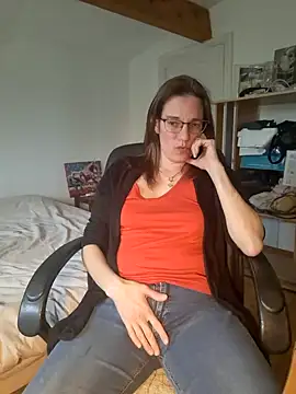 Snapshot of SpiceLea chatting on March 2025 12:41:02 PM SpiceLea online show from March 2025 12:41:02 PM