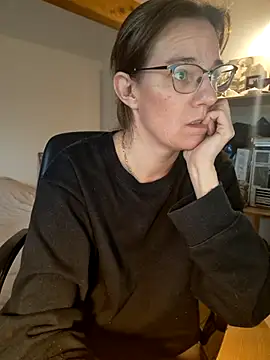 Snapshot of SpiceLea chatting on March 2025 12:34:01 PM SpiceLea online show from March 2025 12:34:01 PM