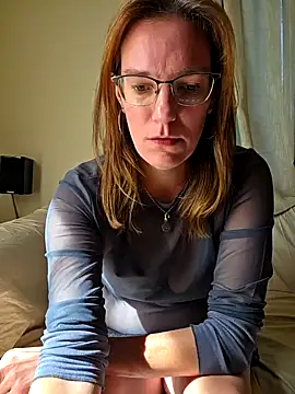 Snapshot of SpiceLea chatting on September 2025 10:16:02 AM SpiceLea online show from September 2025 10:16:02 AM