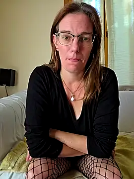 Snapshot of SpiceLea chatting on September 2025 01:35:02 PM SpiceLea online show from September 2025 01:35:02 PM