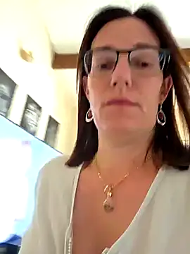 SpiceLea online show from April 2026 07:47:02 AM