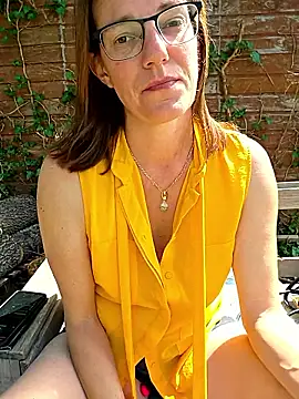 Snapshot of SpiceLea chatting on April 2026 12:55:02 PM SpiceLea online show from April 2026 12:55:02 PM