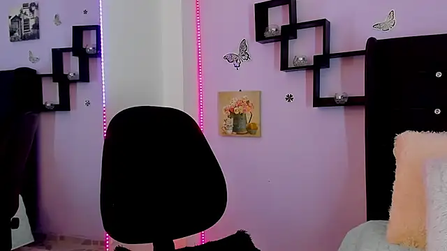 Laurablue online show from December 2024 12:08:01 AM