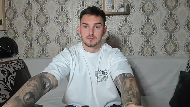 Jonmusclemaster online show from December 2024 08:18:01 PM