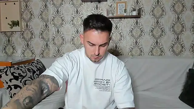 Jonmusclemaster online show from December 2024 09:13:02 PM