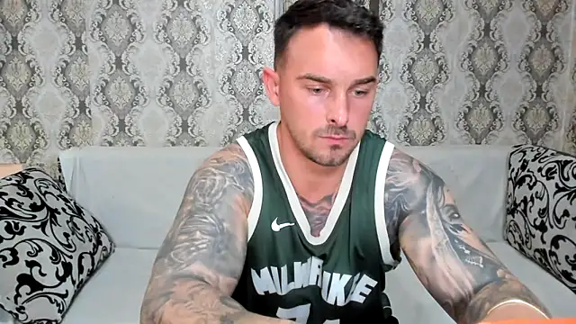 Snapshot of Jonmusclemaster chatting on June 2026 07:44:02 PM Jonmusclemaster online show from June 2026 07:44:02 PM