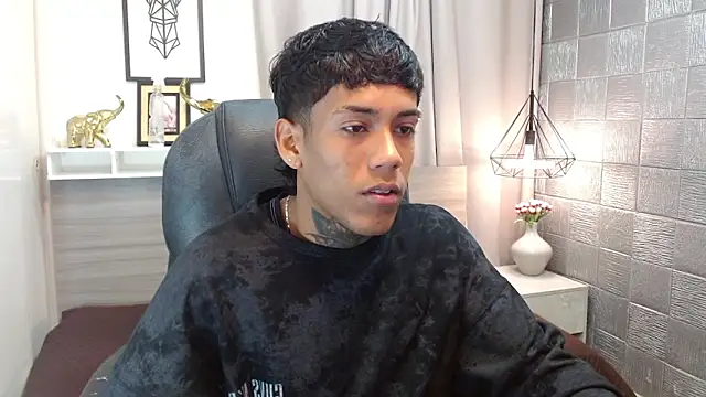 Alan Cute18 online show from February 2026 12:48:02 PM