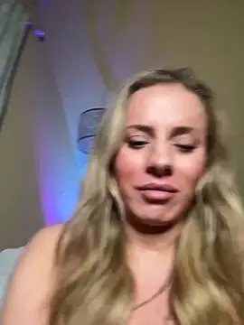 Snapshot of KillerKylie chatting on December 2024 04:51:02 AM KillerKylie online show from December 2024 04:51:02 AM