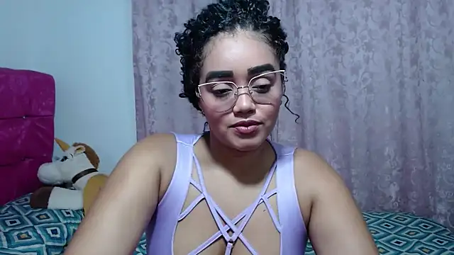 kiara milf  online show from November 2025 11:25:02 PM