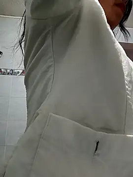 Snapshot of _andrea30 chatting on November 2025 11:22:01 AM andrea30 online show from November 2025 11:22:01 AM