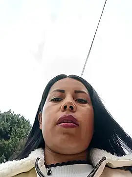 Snapshot of _andrea30 chatting on January 2026 11:37:02 AM andrea30 online show from January 2026 11:37:02 AM