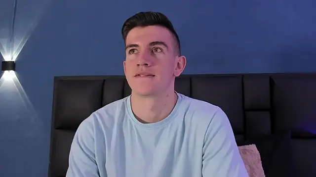 Snapshot of MikaelSlow chatting on September 2025 04:03:01 AM MikaelSlow online show from September 2025 04:03:01 AM