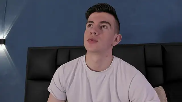 Snapshot of MikaelSlow chatting on September 2025 03:30:02 AM MikaelSlow online show from September 2025 03:30:02 AM