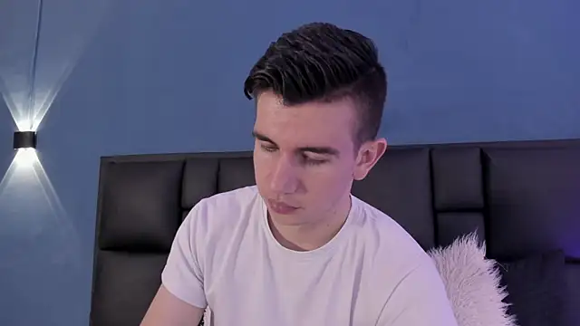 Snapshot of MikaelSlow chatting on September 2025 04:16:01 AM MikaelSlow online show from September 2025 04:16:01 AM