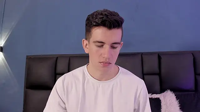 Snapshot of MikaelSlow chatting on September 2025 04:06:02 AM MikaelSlow online show from September 2025 04:06:02 AM