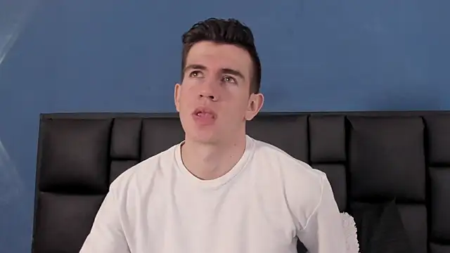 Snapshot of MikaelSlow chatting on September 2025 10:48:02 PM MikaelSlow online show from September 2025 10:48:02 PM