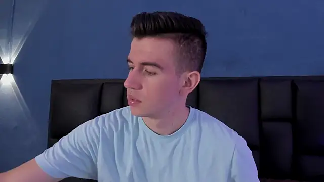 Snapshot of MikaelSlow chatting on October 2025 03:51:02 AM MikaelSlow online show from October 2025 03:51:02 AM