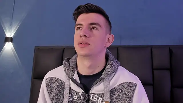 Snapshot of MikaelSlow chatting on November 2025 04:56:01 AM MikaelSlow online show from November 2025 04:56:01 AM