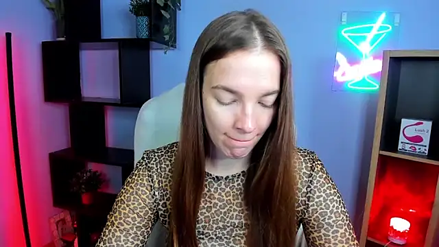 kenzie x online show from November 2025 07:40:01 AM