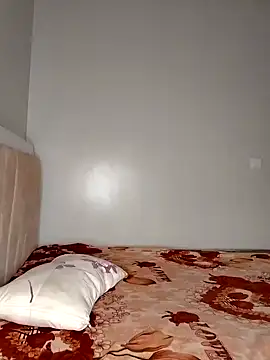 SquirtQueen222 online show from January 2025 12:00:01 AM