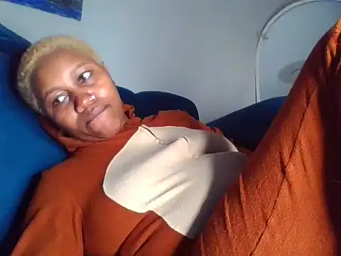 Snapshot of SquirtQueen222 chatting on April 2026 05:41:01 AM SquirtQueen222 online show from April 2026 05:41:01 AM