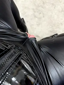 SexyLatexObject online show from September 2025 01:16:01 PM