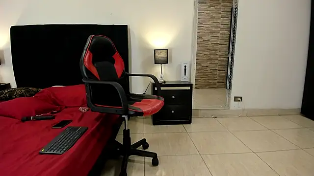 Snapshot of MarilynDavies chatting on December 2024 06:02:02 AM MarilynDavies online show from December 2024 06:02:02 AM