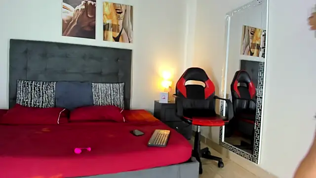 Snapshot of MarilynDavies chatting on February 2025 11:24:01 PM MarilynDavies online show from February 2025 11:24:01 PM