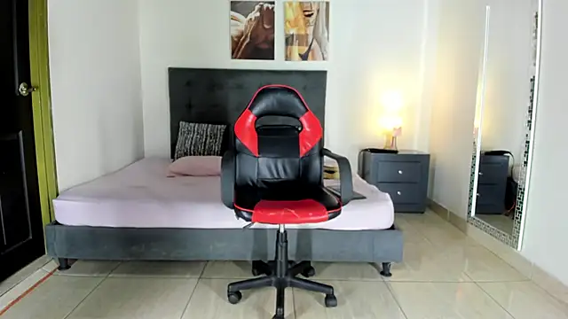 Snapshot of MarilynDavies chatting on February 2025 11:25:02 PM MarilynDavies online show from February 2025 11:25:02 PM