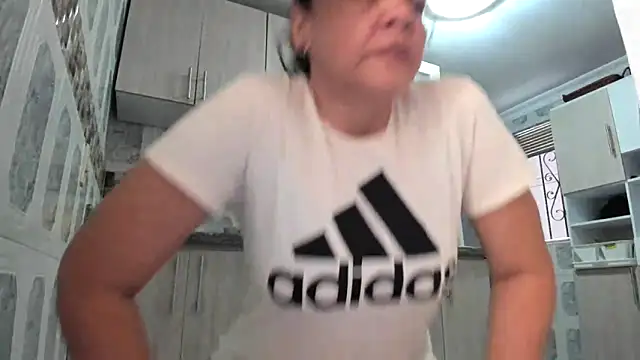 Snapshot of MarilynDavies chatting on November 2025 02:52:02 PM MarilynDavies online show from November 2025 02:52:02 PM