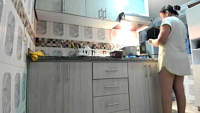 Snapshot of MarilynDavies chatting on November 2025 02:09:02 PM MarilynDavies online show from November 2025 02:09:02 PM