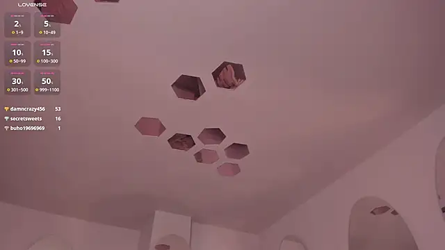 Snapshot of CarolineGraceX chatting on March 2025 02:21:01 PM CarolineGraceX online show from March 2025 02:21:01 PM