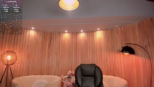 Snapshot of CarolineGraceX chatting on March 2025 10:57:02 AM CarolineGraceX online show from March 2025 10:57:02 AM